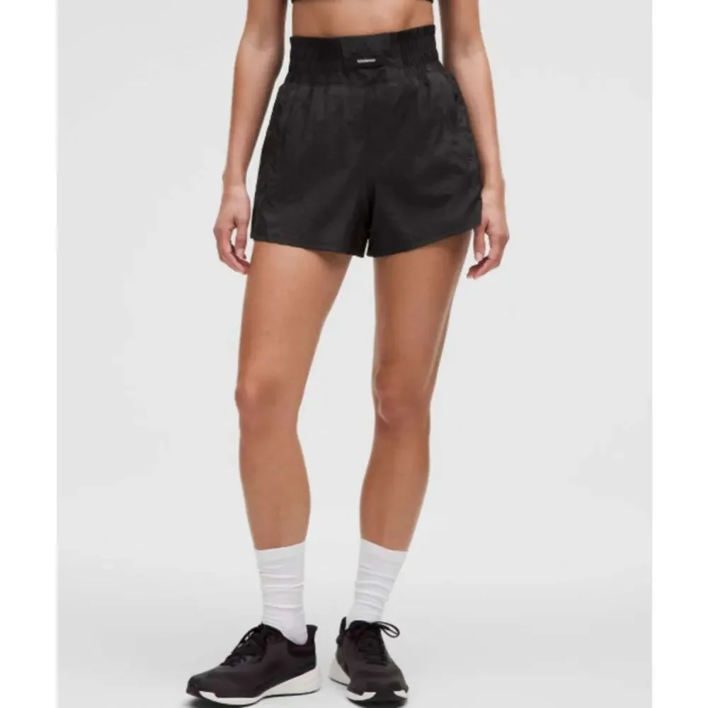 Lululemon Shorts Women 2 Lightweight Super High Rise Training Black Athletic Gym